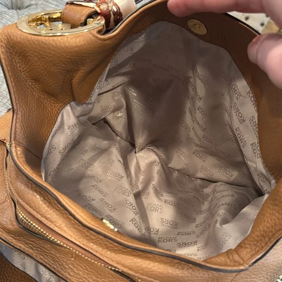 Michael Kors Bag Fulton Large Brown Pebbled Leather Logo Strap Shoulder Bag - Picture 13 of 17